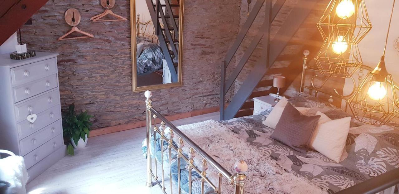 Le Vieux Moulin Gites - A Charming Stone Cottage With Garden View And Seasonal Pool Guegon Exterior foto